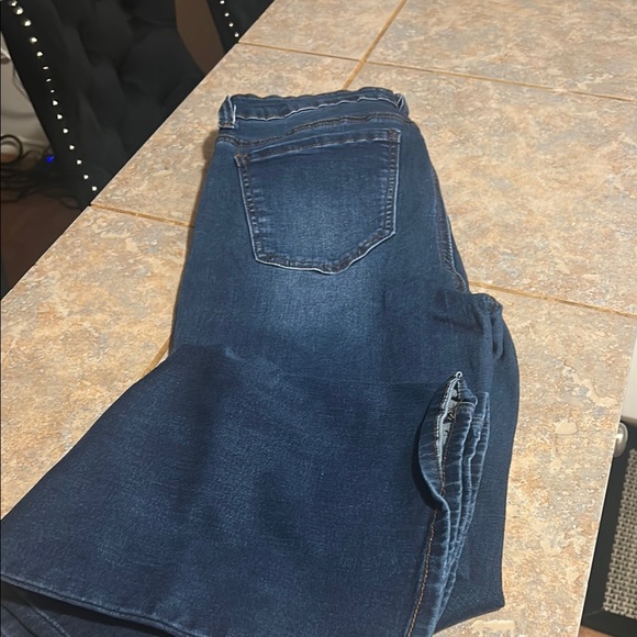 Classic Blue Women's Jeans - Picture 4 of 4